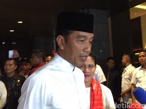 Jokowi dan Maruf Amin Susul Prabowo Naik Alphard Hitam