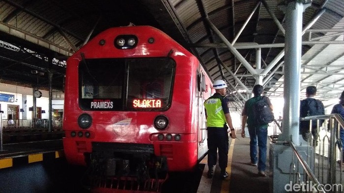 Suasana Stasiun Tugu Yogyakarta saat tiket KA Prameks gratis, Sabtu (13/4/2019).