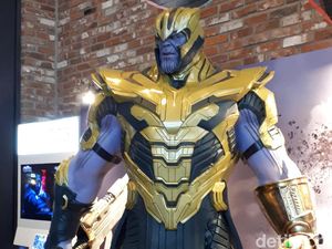 Thanos Jadi Rebutan Foto di Seoul