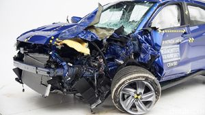 Honda Pamerkan HR-V Hancur Habis Uji Tabrak