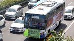 Bus Pendukung Jokowi-Maruf Amin Padati Tol Dalam Kota