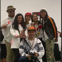 Gaya para selebriti, tampil berbaju putih. Joko Anwar, Ayushita, Tara Basro, Nia Dinata, Bimbim Slank dan Gading Marten berpose bersama. Foto: Dok. Instagram