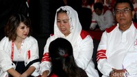 Ketum PSI Grace Natalie nampak hadir bersama Yenny Wahid, dan Moeldoko untuk menyaksikan debat terakhir Pilpres 2019