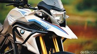 Sementara untuk harga, BMW G 310 GS Adventure dibenderol Rp 142.000.000 off the road. Foto: BMW