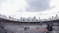 Konser Putih Bersatu merupakan acara yang digagas oleh relawan pendukung pasangan capres-cawapres nomor urut 01 Joko Widodo-Maruf Amin.