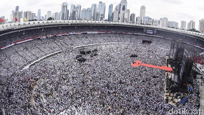 Jokowi Hadiri Konser Putih Bersatu Di Gbk Ada Mbah Moen