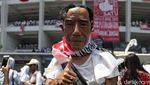 Potret Pendukung Jokowi Jelang Konser Putih Bersatu di Dalam Stadion GBK