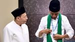Hadiah Tasbih dan Sorban Untuk Jokowi