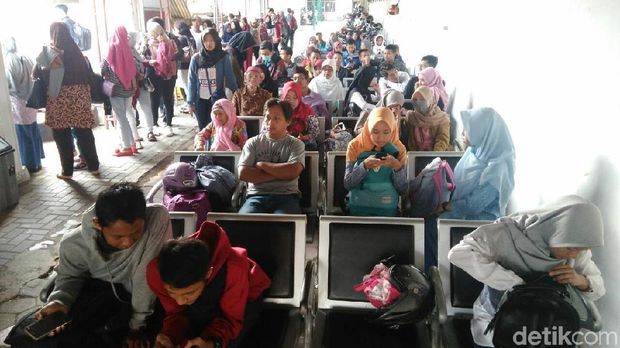Suasana di Stasiun Kutoarjo. 