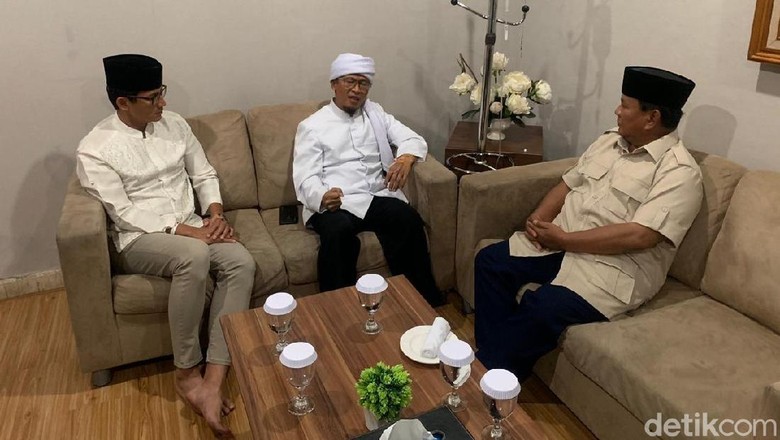 Ditemui Prabowo-Sandiaga, Aa Gym: Bismillah Saya Pilih 02 Ditemui Prabowo-Sandiaga, Aa Gym: Bismillah Saya Pilih 02