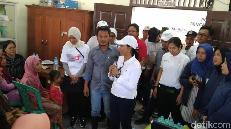 Menteri BUMN Bagikan 2.000 Paket Sembako Bagi Korban Banjir Demak Menteri BUMN Bagikan 2.000 Paket Sembako Bagi Korban Banjir Demak