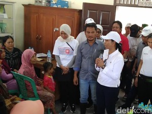 Menteri BUMN Bagikan 2.000 Paket Sembako Bagi Korban Banjir Demak
