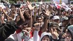 Penampakan Kubu Jokowi-Amin Penuhi Luar Stadion GBK
