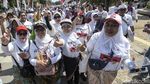 Penampakan Kubu Jokowi-Amin Penuhi Luar Stadion GBK
