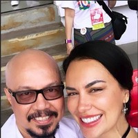 Sophia Latjuba ikut memutihkan GBK. Ia tampil kasual dengan T-shirt putih. Foto: Dok. Instagram