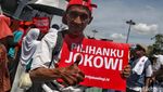 Potret Pendukung Jokowi Jelang Konser Putih Bersatu di Dalam Stadion GBK