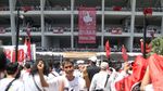 Potret Pendukung Jokowi Jelang Konser Putih Bersatu di Dalam Stadion GBK
