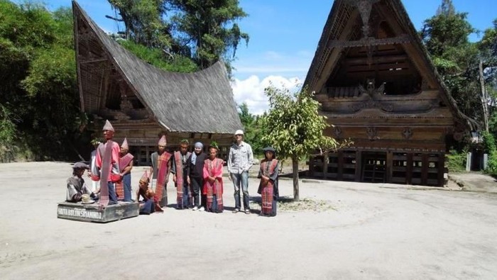 budaya batak pulau samosir