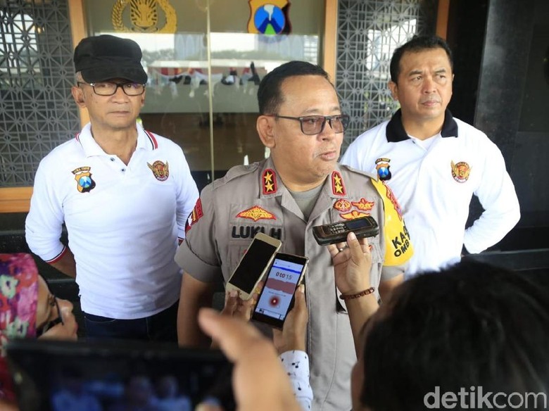 Imbauan Kapolda Jatim Soal Banyaknya APK di Masa Tenang Kampanye Imbauan Kapolda Jatim Soal Banyaknya APK di Masa Tenang Kampanye