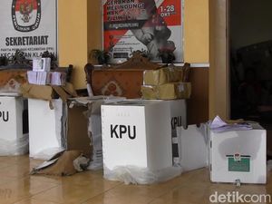 Kotak dan Surat Suara Pemilu 2019 di Lumajang Rusak Terkena Air Hujan