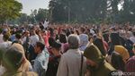 Potret WNI di Kuala Lumpur Berbondong-bondong Nyoblos di KBRI