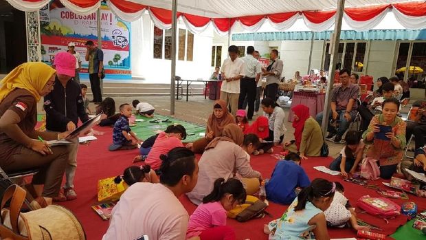 WNI di Kamboja Meriahkan Pencoblosan Pemilu 2019 dengan Pesta Rakyat