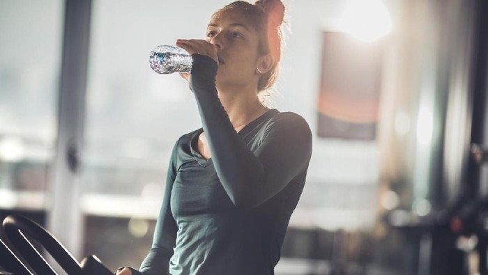 Kiat Memegang Minum 8 Gelas Sehari Ketika Puasa Kiat Memegang Minum 8 Gelas Sehari Ketika Puasa