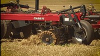 Saat berkerja, traktor ini dapat dipantau dan dikendalikan langsung dari jauh. Istimewa.