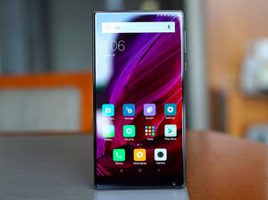 Nostalgia Xiaomi Mi Mix Generasi Pertama: Aneh Tapi Gahar