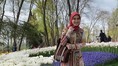 Gaya Ayu Ting Ting Pakai Hijab Saat Liburan di Turki, Masya Allah Cantiknya