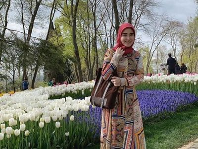 Gaya Ayu Ting Ting Pakai Hijab Saat Liburan di Turki, Masya Allah Cantiknya