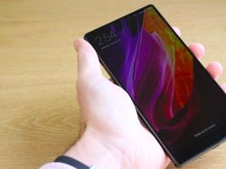 Nostalgia Xiaomi Mi Mix Generasi Pertama: Aneh Tapi Gahar