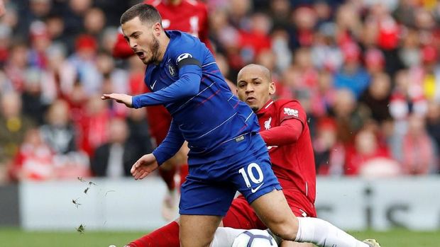 Eden Hazard beberapa kali mengancam lini pertahanan Liverpool di babak pertama.