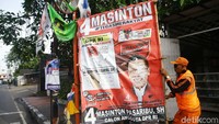 Hingga saat ini petugas masih menyisir lokasi hingga siang untuk memastikan tidak ada lagi APK yang terpasang di masa tenang.