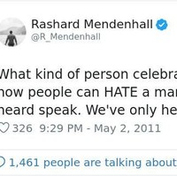 Seorang pemain football kehilangan endorsement dan dipecat setelah posting tentang kematian Osama bin Laden. Orang macam apa yang merayakan kematian? Luar biasa orang bisa begitu BENCI dengan pria yang bahkan mereka tidak pernah tahu. Kita hanya dengar dari satu sisi. Foto: Ist.