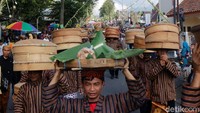 Grebek Sadranan ini sebagai pembuka tradisi sadranan di Kecamatan Cepogo, yang akan dilaksanakan tiap desa secara bergantian. Maka, dalam kegiatan tersebut juga dibacakan jadwal sadranan masing-masing desa yang akan dimulai 18 hingga 30 April 2019.