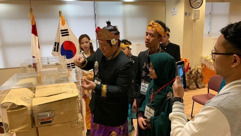 Dinginnya Seoul Tak Surutkan Semangat WNI untuk Nyoblos Pemilu 2019 Dinginnya Seoul Tak Surutkan Semangat WNI untuk Nyoblos Pemilu 2019