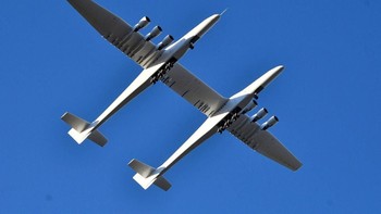 Baik Stratolaunch maupun Vulcan tidak mau berkomentar soal penjualan perusahaan. Juru bicara Stratolaunch menyatakan perusahaan tetap beroperasi dan akan mengabarkan jika ada berita yang perlu dibagikan. Foto: Reuters