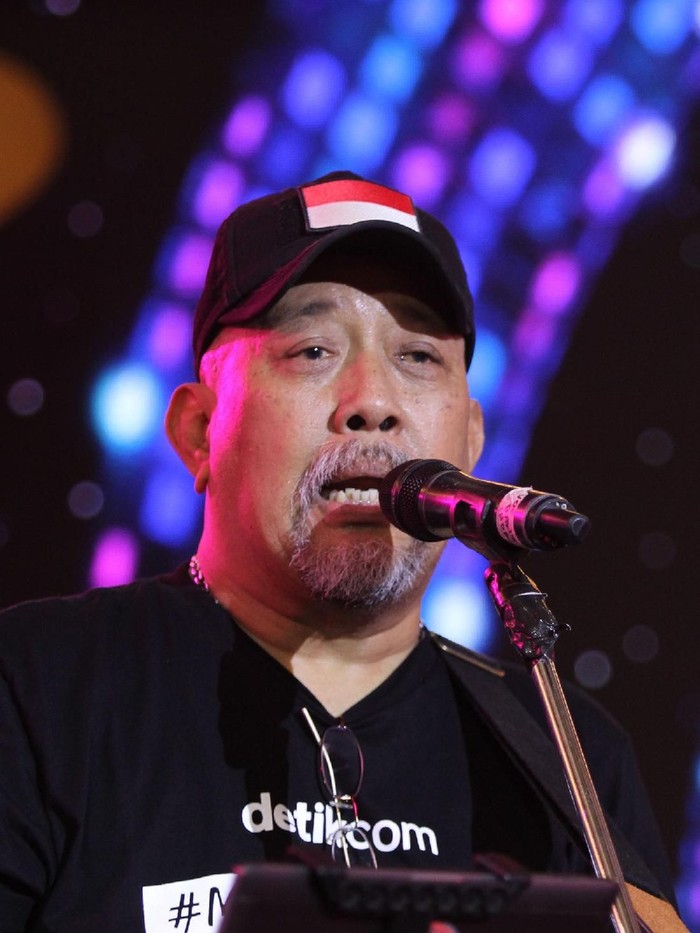 Orkes Moral Pengantar Minum Racun (OM PMR) dan Indro Warkop Orkes Moral Pengantar Minum Racun (OM PMR) dan Indro Warkop