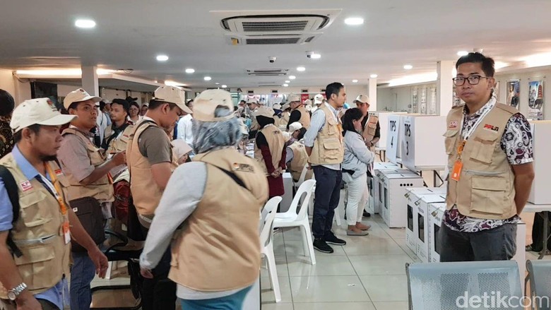 WNI di Malaysia Berbondong-bondong Nyoblos, Ini Tahapannya WNI di Malaysia Berbondong-bondong Nyoblos, Ini Tahapannya