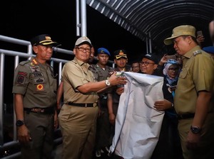 Wali Kota Jakut Turun Gunung Tertibkan Baliho Caleg-Capres