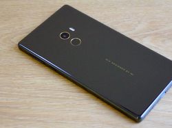 Nostalgia Xiaomi Mi Mix Generasi Pertama: Aneh Tapi Gahar