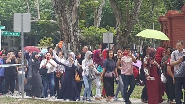 WNI di Singapura Ramai-ramai Nyoblos, Antrean di Luar KBRI Mengular