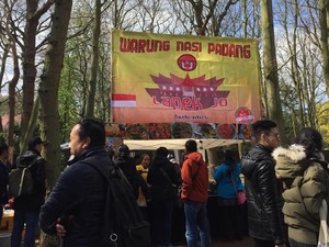 Bazaar & Dangdutan Ramaikan Pemungutan Suara untuk WNI di Belanda
