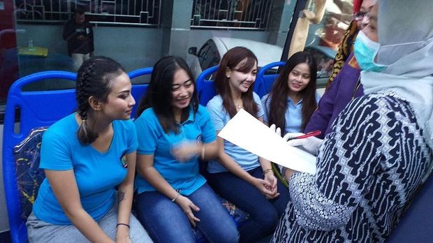 Vanesa Angel Ikuti Penyuluhan Kanker Serviks dan Payudara di Rutan Wanita Medaeng