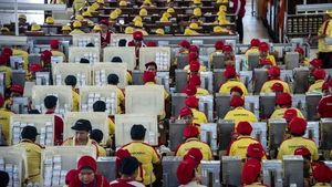 Aturan Upah Mau Direvisi Jokowi, Menguntungkan Buruh?