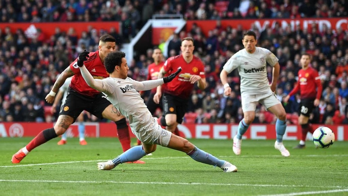 West Ham United kalah 1-2 saat tandang ke markas Manchester United (Foto: Gareth Copley/Getty Images)