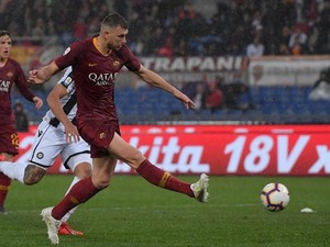 Hasil Liga Italia: Gol Tunggal Dzeko Menangkan Roma atas Udinese