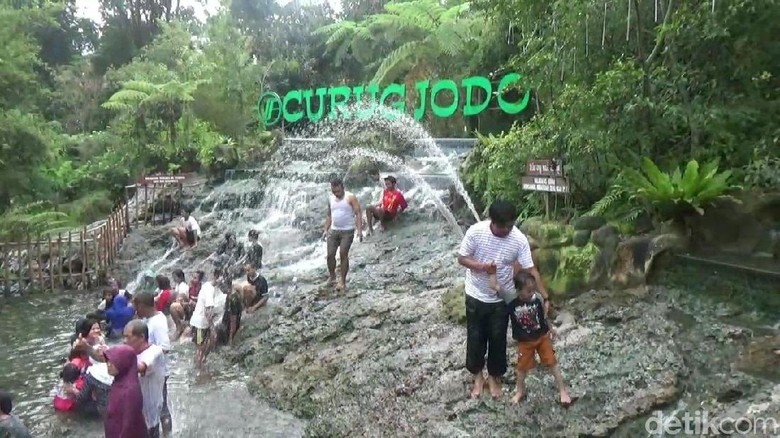 Punya Nama Mirip Capres-Cawapres Bisa Wisata Gratis ke Sari Ater Punya Nama Mirip Capres-Cawapres Bisa Wisata Gratis ke Sari Ater