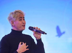 Calvyn Rainer Buka dHOT Music #MantapMemilih